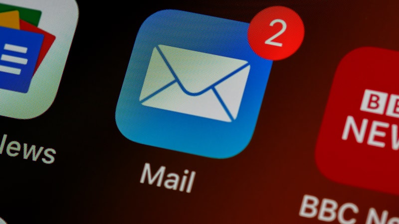 Mail app icon with notification badge on iPhone